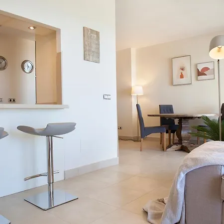 Luxury 2 Bedroom Sauna Gym Pools Jacuzzi * Marbella