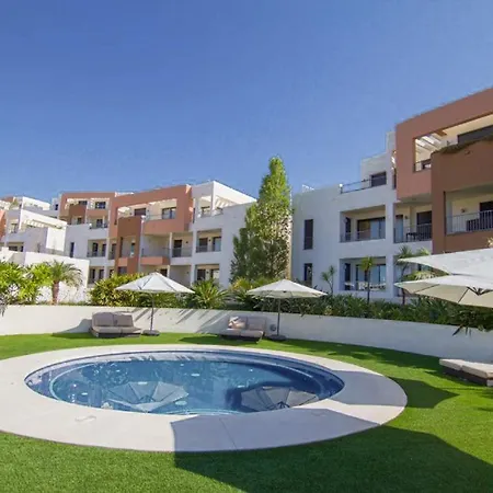 Luxury 2 Bedroom Sauna Gym Pools Jacuzzi Marbella