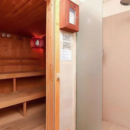 Apartment Luxury 2 Bedroom Sauna Gym Pools Jacuzzi Marbella